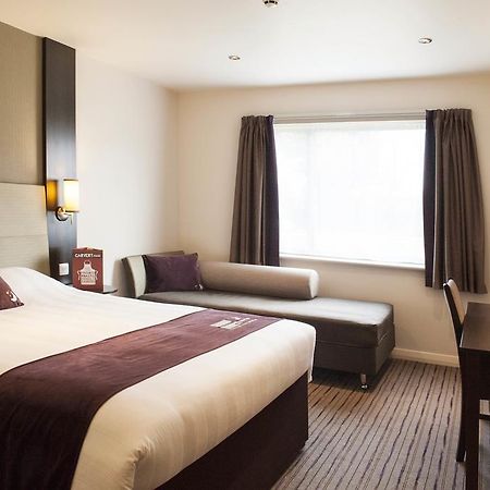 Premier Inn Falkirk - Larbert Buitenkant foto