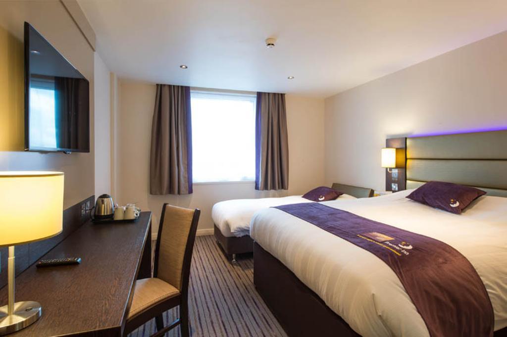 Premier Inn Falkirk - Larbert Buitenkant foto