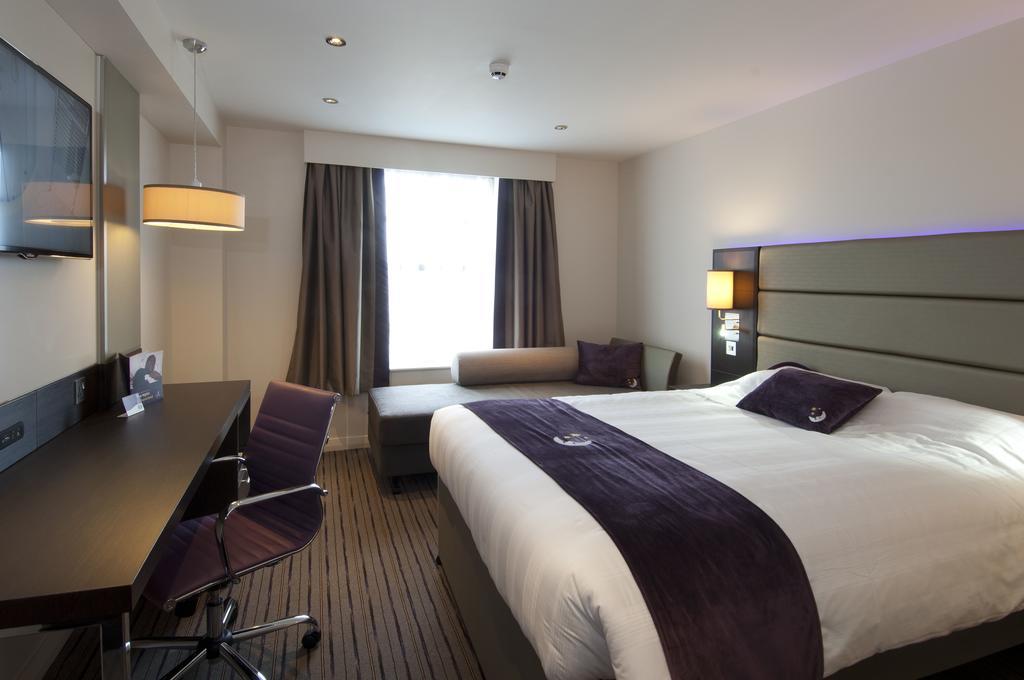 Premier Inn Falkirk - Larbert Buitenkant foto