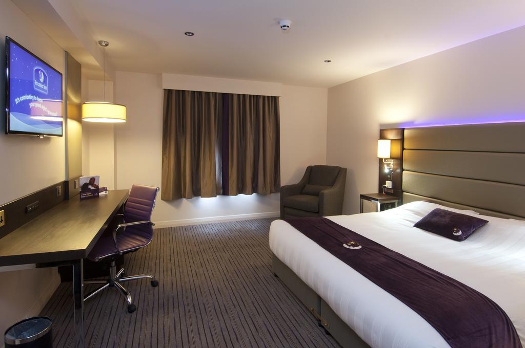 Premier Inn Falkirk - Larbert Buitenkant foto