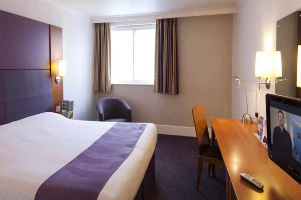 Premier Inn Falkirk - Larbert Buitenkant foto