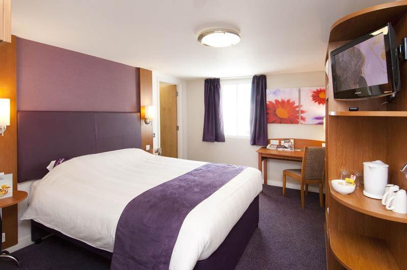 Premier Inn Falkirk - Larbert Buitenkant foto